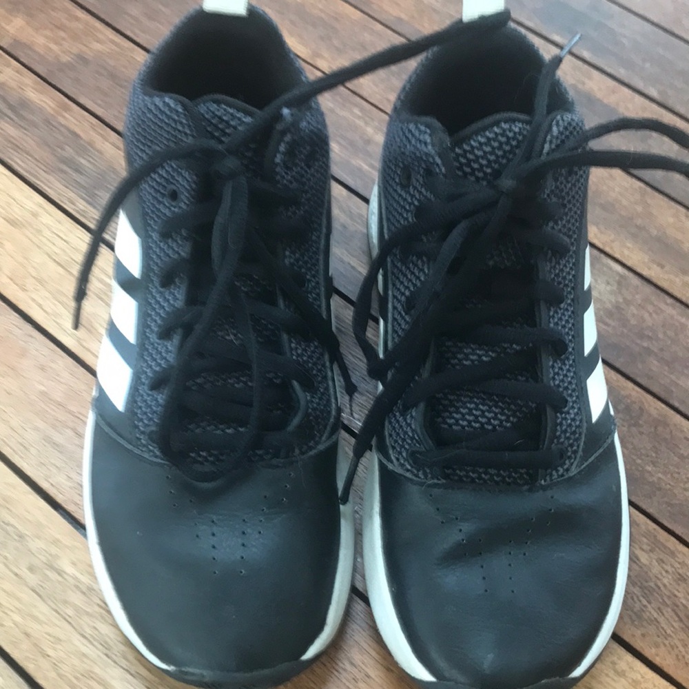 Adidas Men’s Basketball Sneaker Size 8